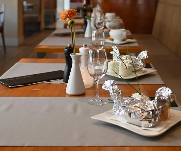 Western Centre فندق