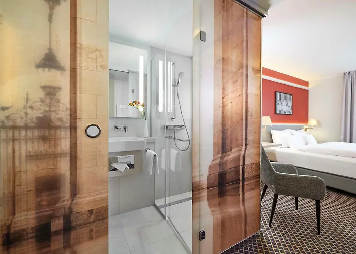 Western Centre فندق