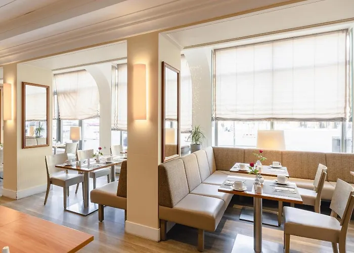 فندق Western Centre لبسيا