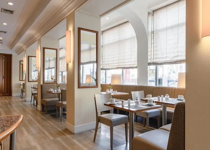 Western Centre فندق