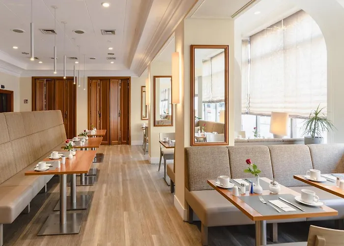 فندق Western Centre 4*