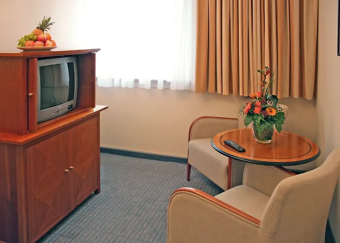 فندق Western Centre 4*