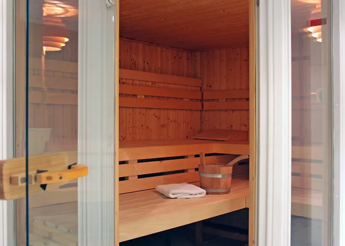 Western Centre فندق 4*