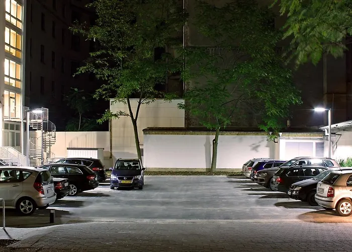 فندق Western Centre 4*