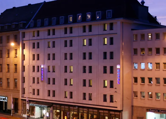 Western Centre فندق 4*