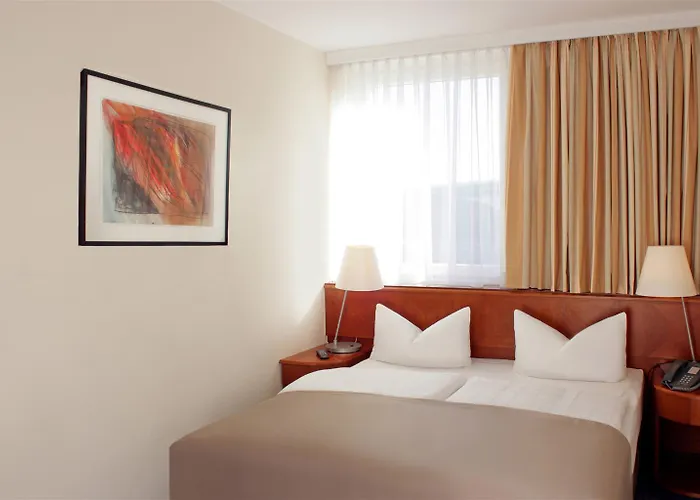 Western Centre فندق