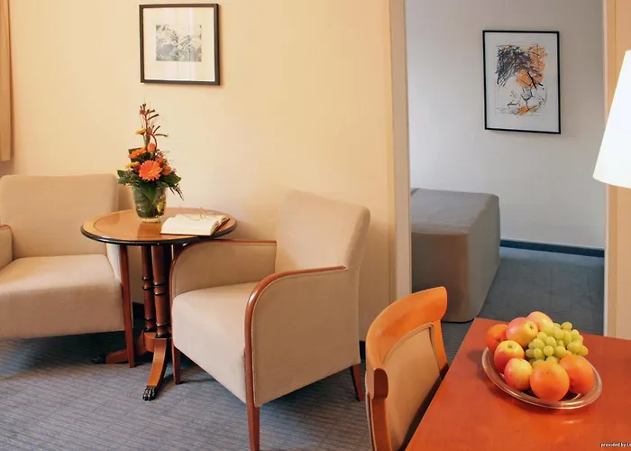 فندق Western Centre لبسيا