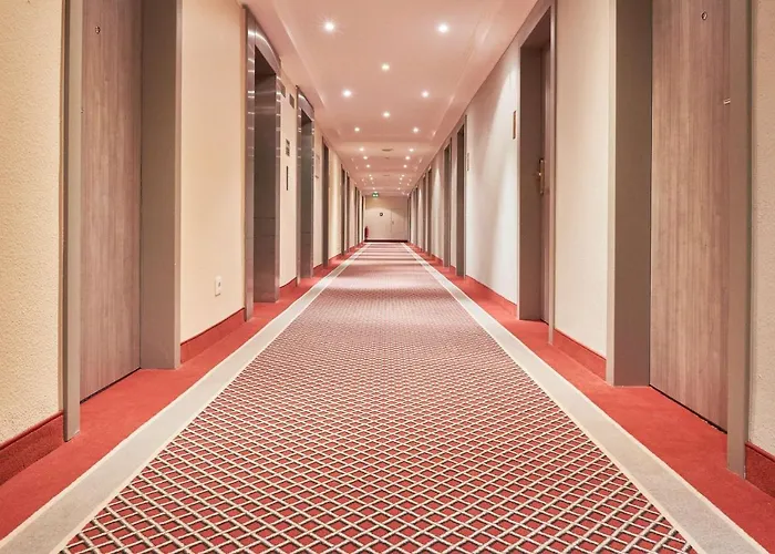 Western Centre لبسيا