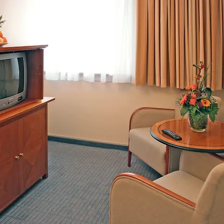 Отель Western Centre 4*