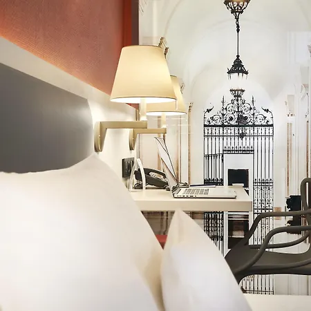 Western Centre Hotel 4*