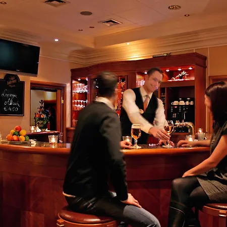 מלון Western Centre