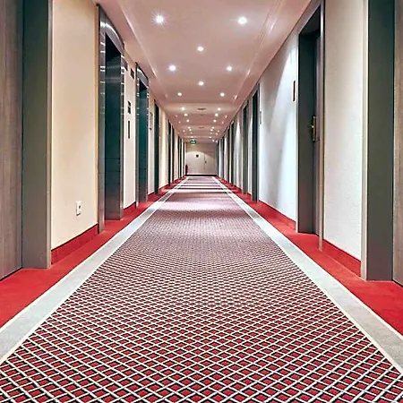 Western Centre Szálloda 4*