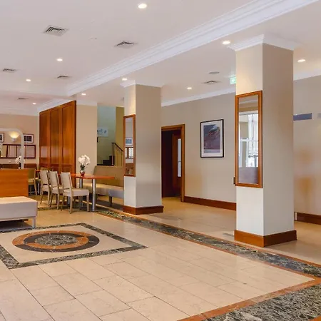 מלון Western Centre 4*